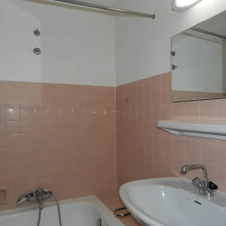 Le Lavandou, 2 Pieces, 4 Personnes - Fr-1-251-623