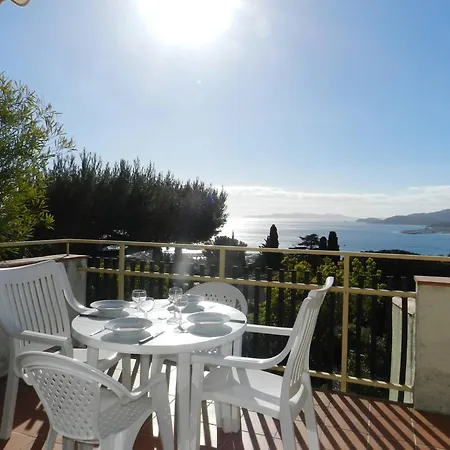 Apartment Le Lavandou, 2 Pieces, 4 Personnes - Fr-1-251-623