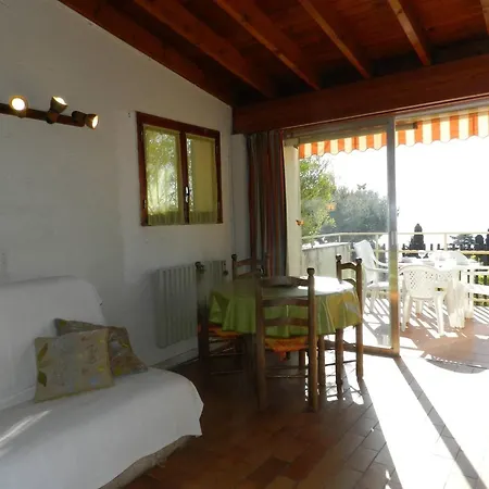 Le Lavandou, 2 Pieces, 4 Personnes - Fr-1-251-623 Apartment